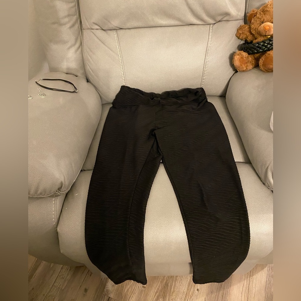 🖤 Gorgeous Black Patterned Yoga Pants 🖤